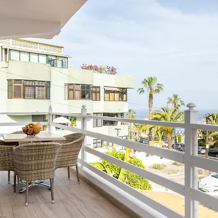 Home2book Exquisite Apt&terrace, Apartment